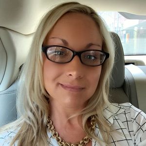 Meet your Posher, Lesli